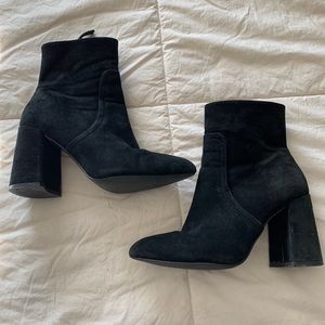 Steve Madden black suede booties sz 6